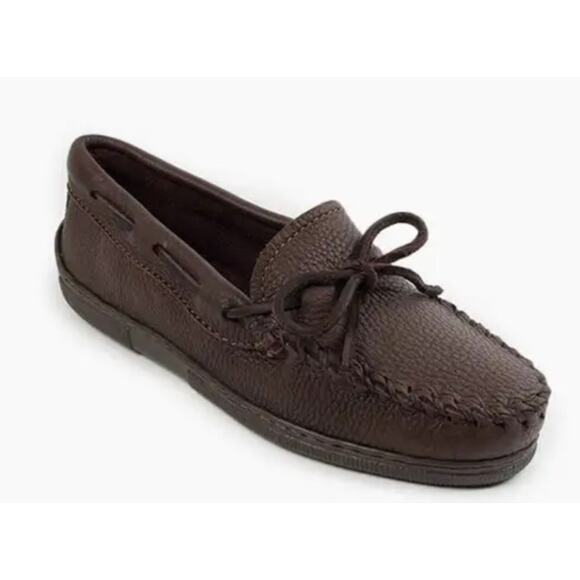 Minnetonka Women's Moosehide Classic Leather Moccasin Chocolate Women's 8.5 - Picture 1 of 10
